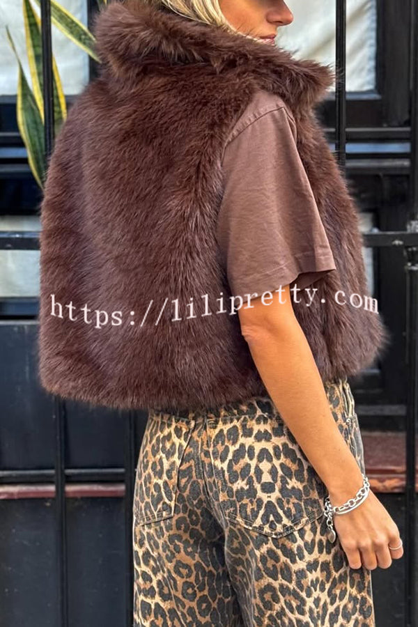 Stylish Collared Sleeveless Short Faux Fur Vest