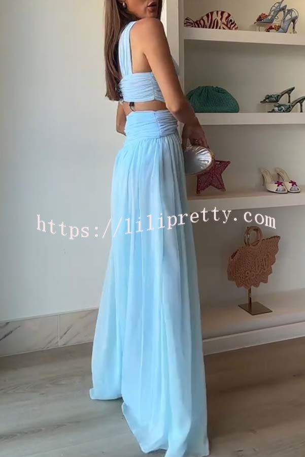 Graceful Modern Chiffon Twist Halter Neck Cutout Pleated Maxi Dress