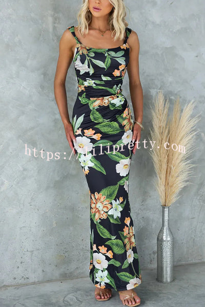 Lilipretty® Enslee Floral Print Scoop Neckline Ruched Stretch Maxi Dress
