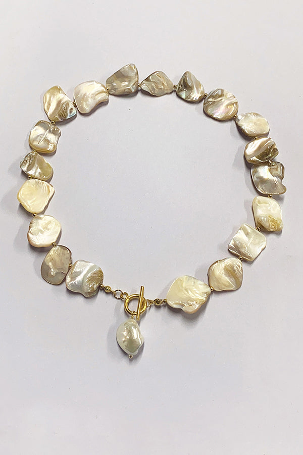 Exaggerated Irregular Shell Collarbone Necklace