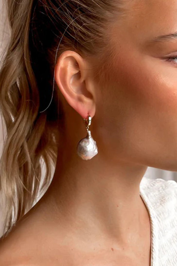 Elegant and Simple Pearl Earrings