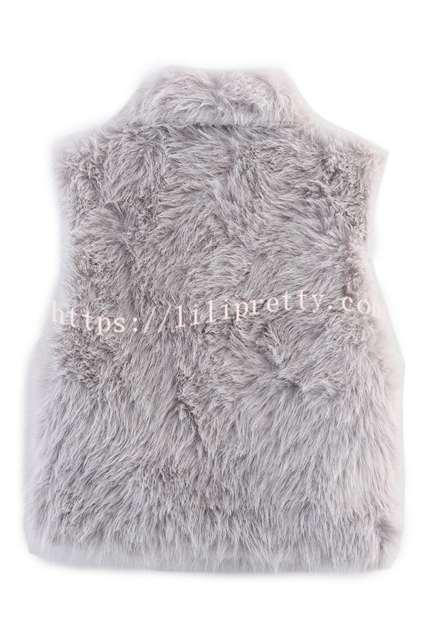 Stylish Collared Sleeveless Short Faux Fur Vest