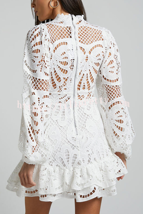 Solid Color Hollow Long-sleeved Waisted Lace Mini Dress