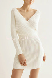 Solid Color Crossover V-neck Long-sleeved Fitted Waist Knit Mini Dress