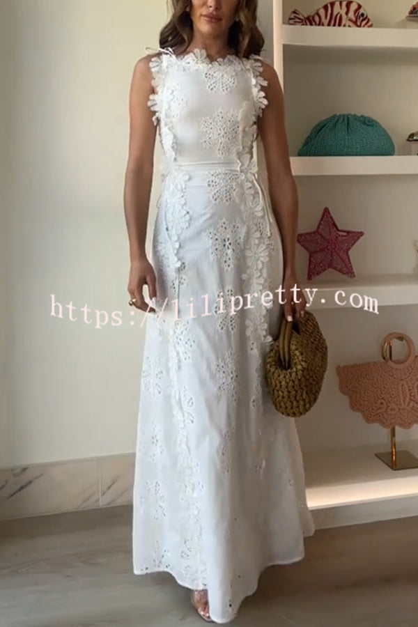 Mairi Embroidery Hollow Fabric Delicate Flower Trim Side Lace-up Maxi Dress