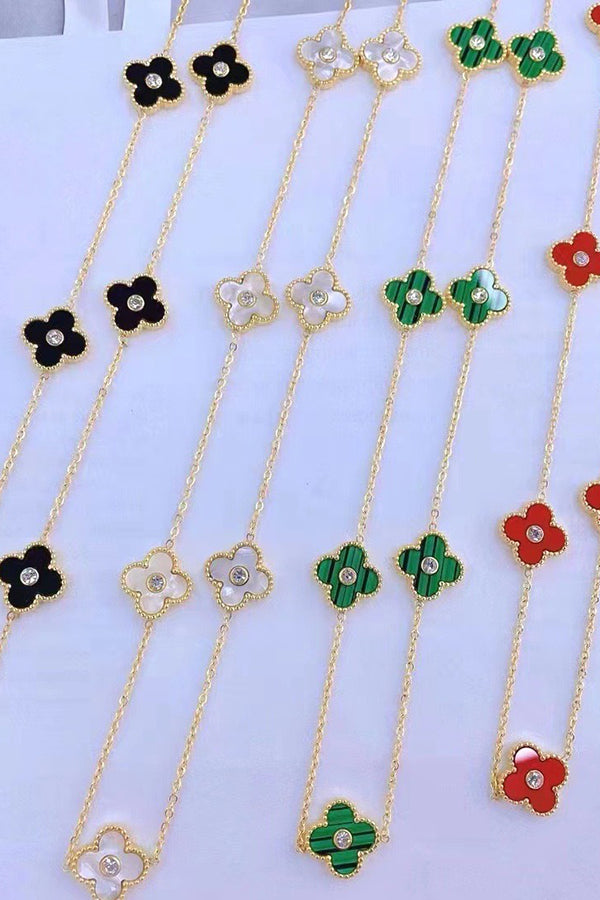 A Fresh and Elegant Lucky Four-leaf Clover Diamond Necklace